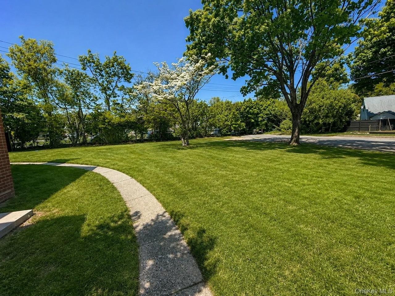 52 Hoffman Ln - Photo 2 of 22