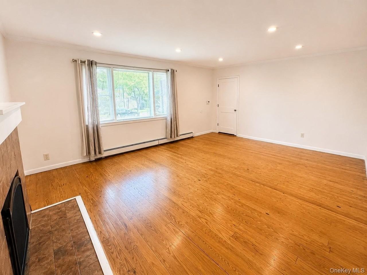 52 Hoffman Ln - Photo 4 of 22