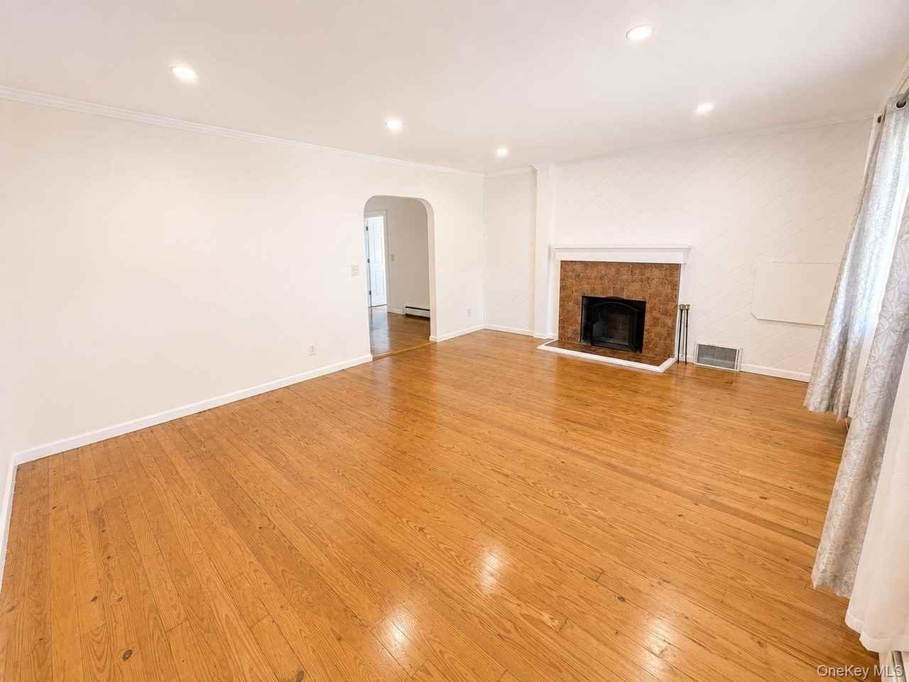 52 Hoffman Ln - Photo 5 of 22