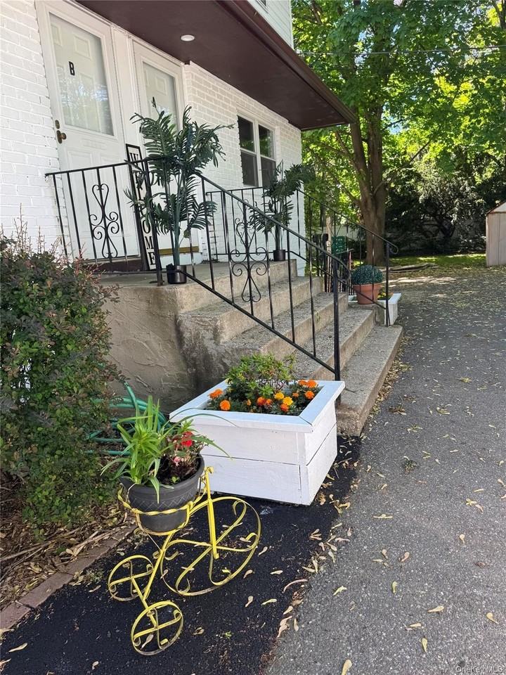 408-A 7th St #B - Photo 4 of 17