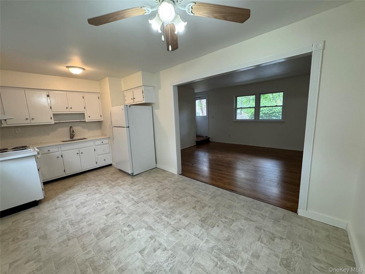 408-A 7th St #B - Photo 6 of 17