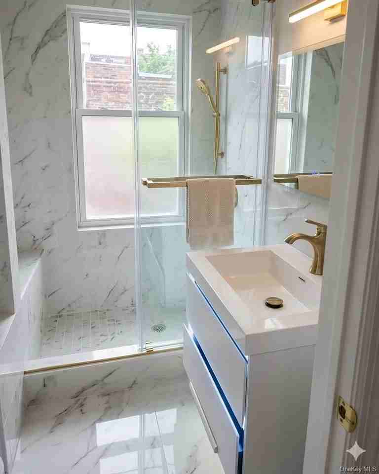 3253 102nd St - Photo 4 of 4