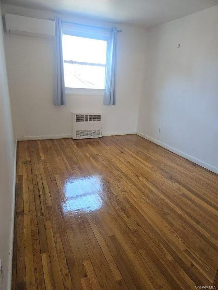 14731 Barclay Ave - Photo 4 of 8