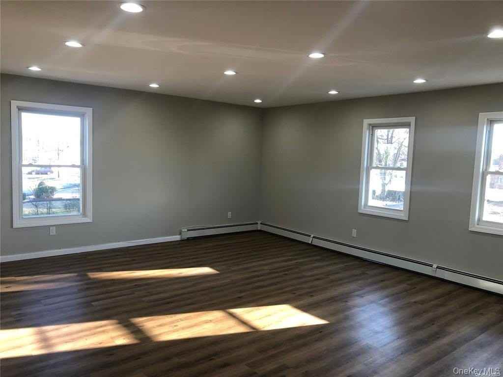 281 Dogwood Ave - Photo 2 of 8