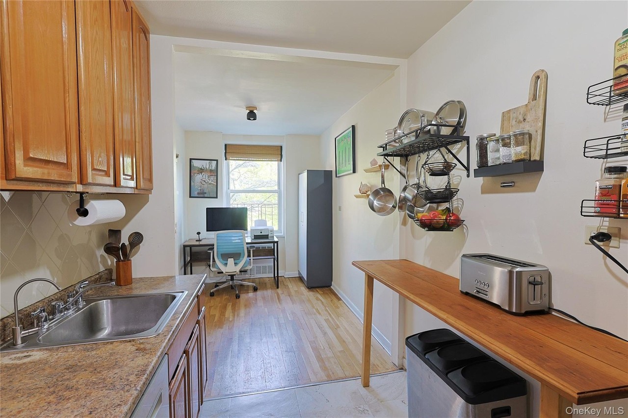 5730 Mosholu Ave #2B - Photo 7 of 24