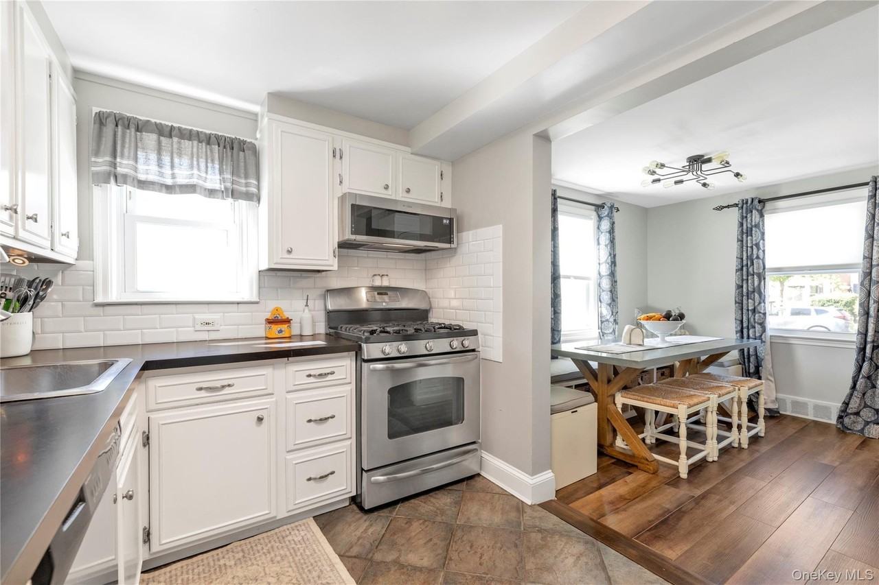 324 Beebe Rd - Photo 3 of 20