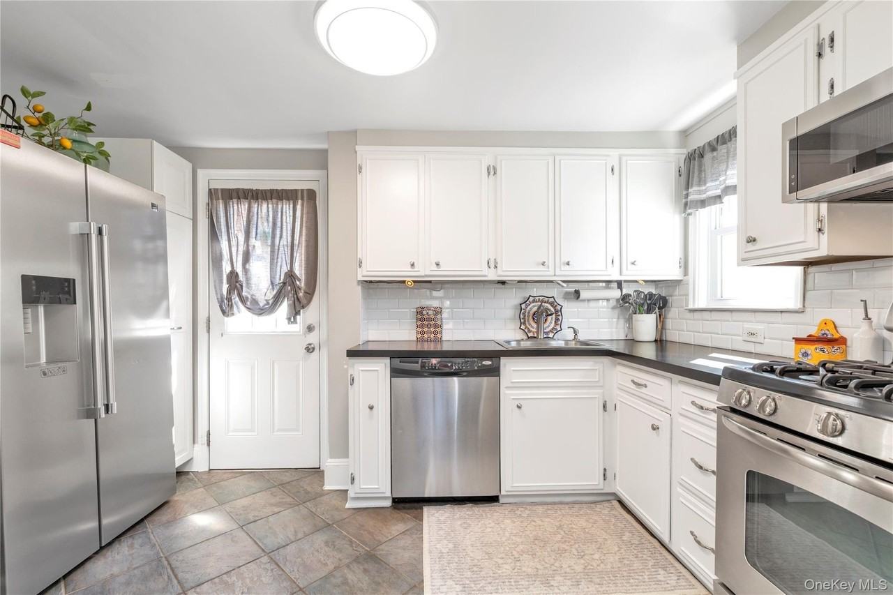 324 Beebe Rd - Photo 5 of 20
