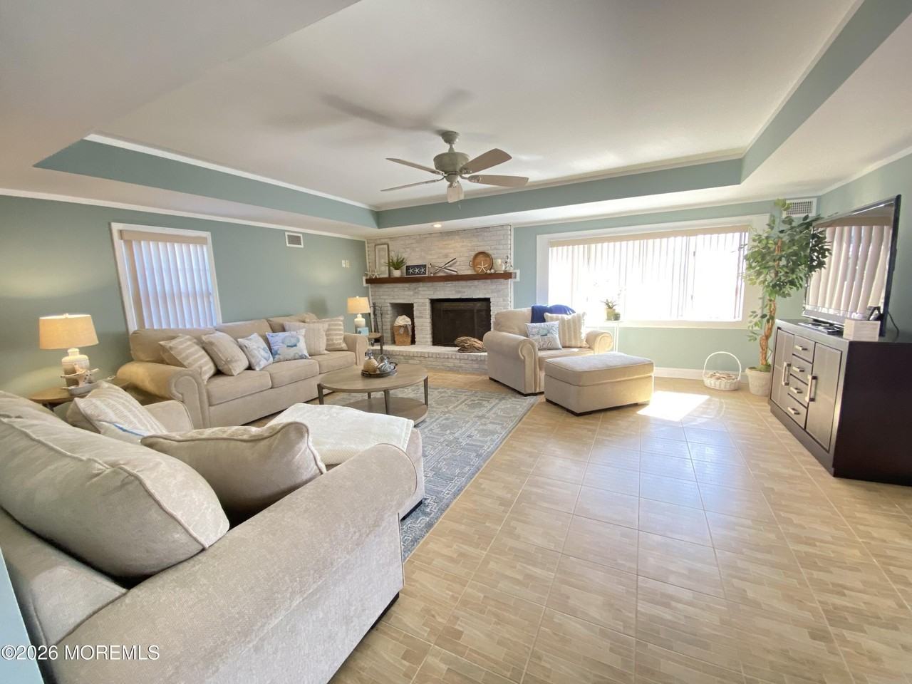 102 W Colony Rd - Photo 7 of 37