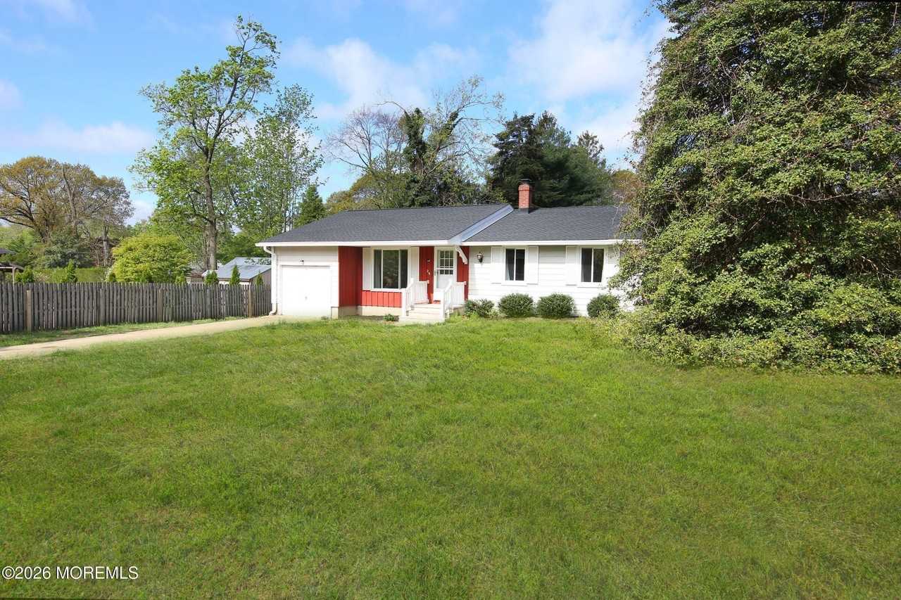 29 Demmert Ave - Photo 3 of 40
