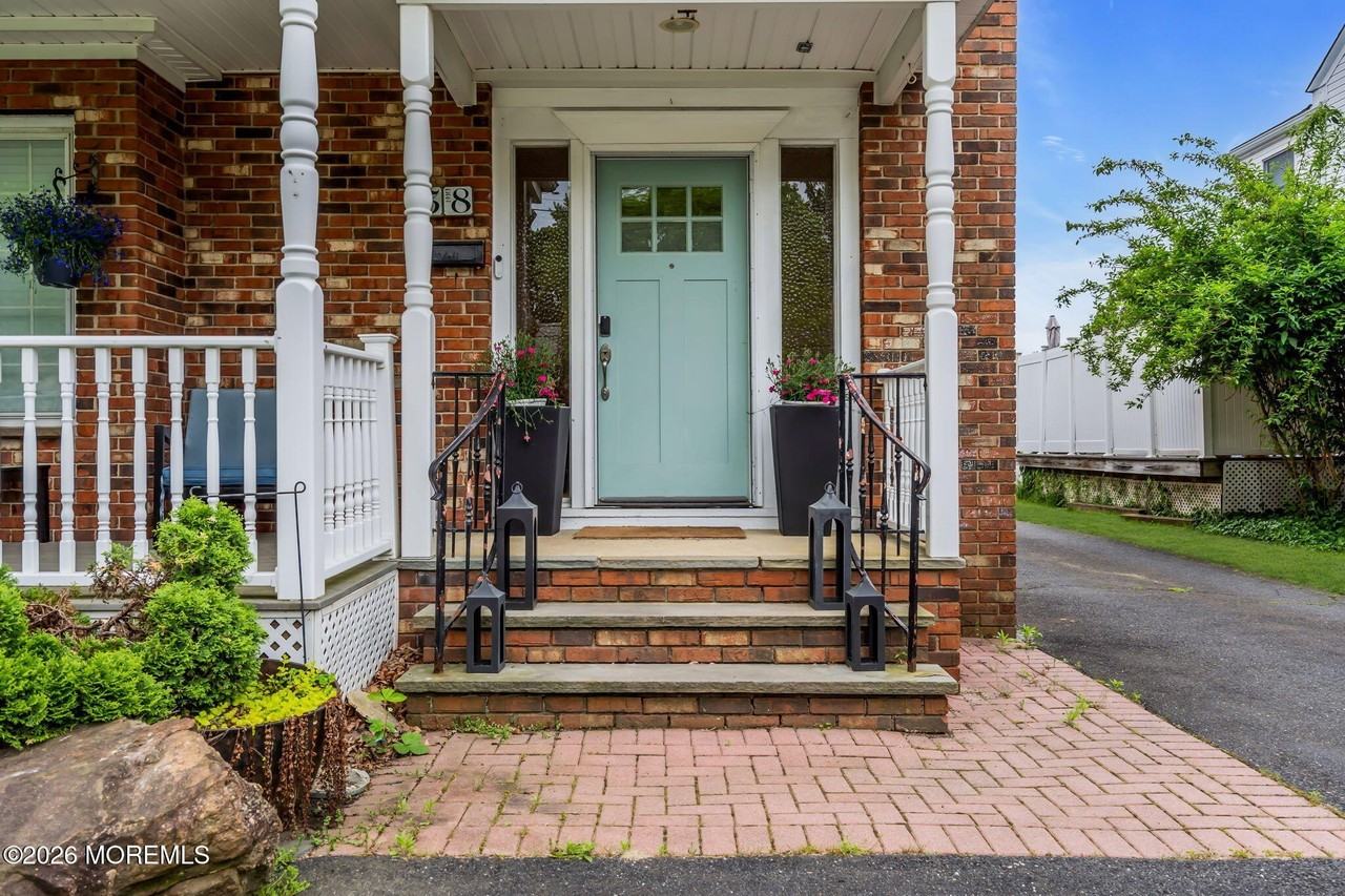 38 Brinckerhoff Ave - Photo 4 of 50