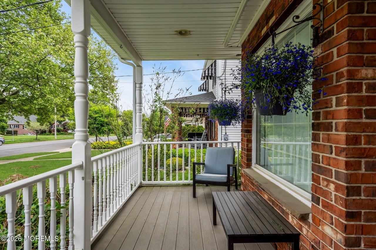 38 Brinckerhoff Ave - Photo 5 of 50
