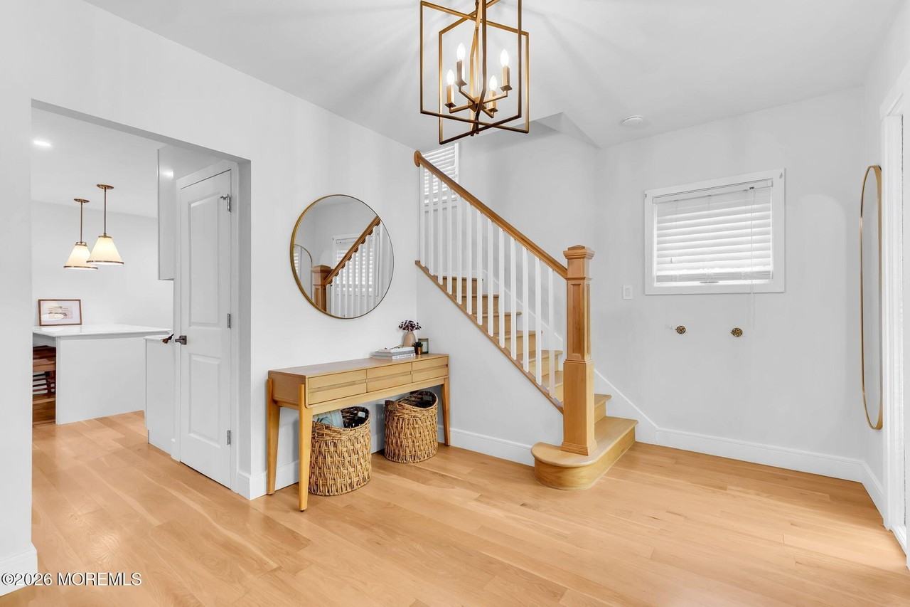 38 Brinckerhoff Ave - Photo 7 of 50