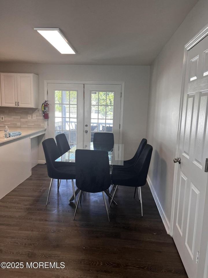 479 Cedar Ave - Photo 4 of 13