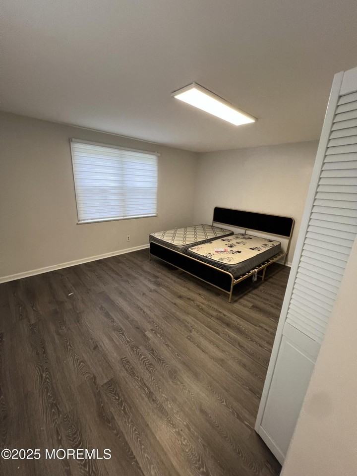 479 Cedar Ave - Photo 7 of 13