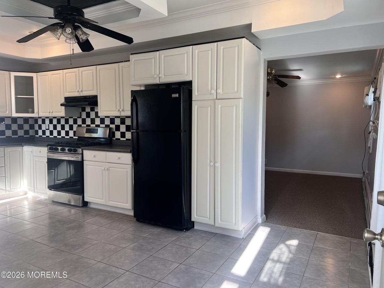 391 Monmouth Ave #1 - Photo 4 of 26