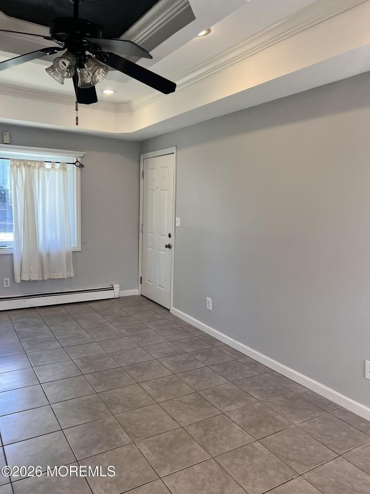 391 Monmouth Ave #1 - Photo 6 of 26