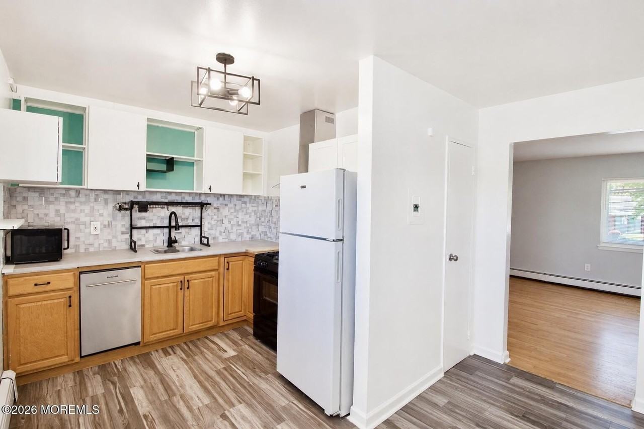 165 Wyckoff Rd #B - Photo 3 of 9
