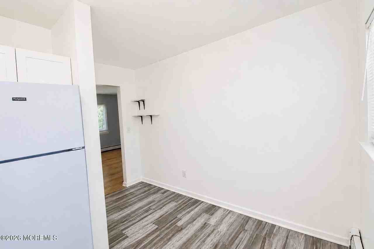 165 Wyckoff Rd #B - Photo 4 of 9