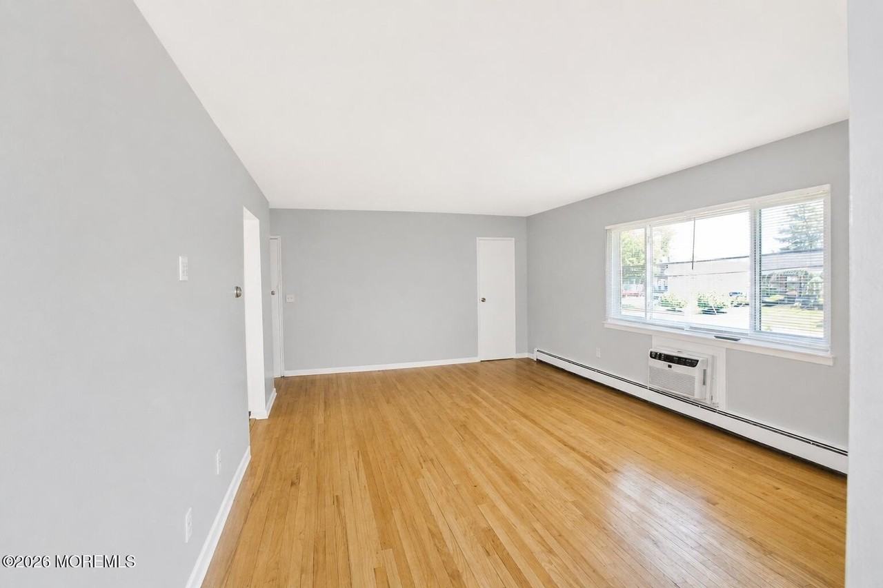 165 Wyckoff Rd #B - Photo 6 of 9