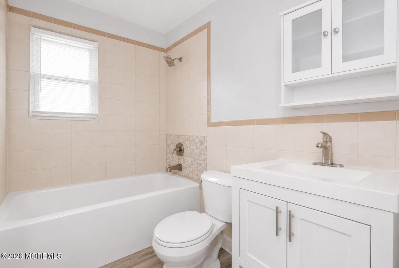 165 Wyckoff Rd #B - Photo 7 of 9