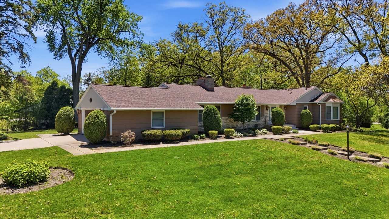 29 Brookdale Ln - Photo 3 of 48