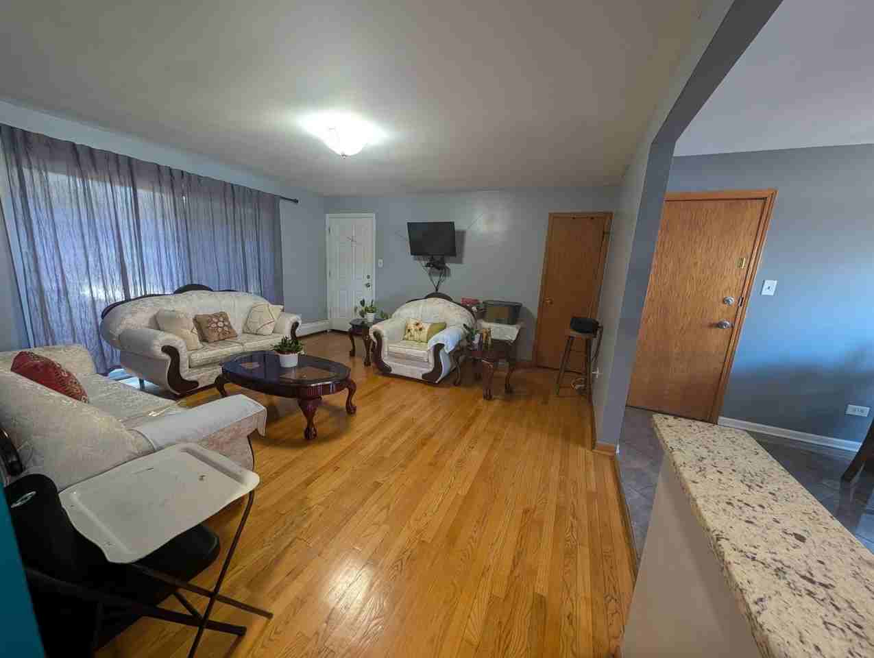 3853 W 47th St #1E - Photo 4 of 9