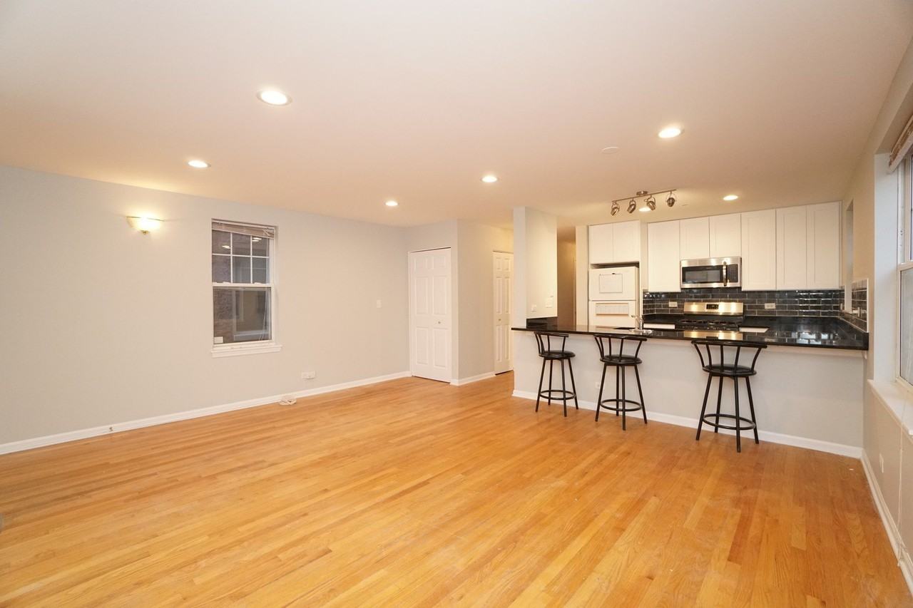 1103 N Crosby St #A - Photo 3 of 15