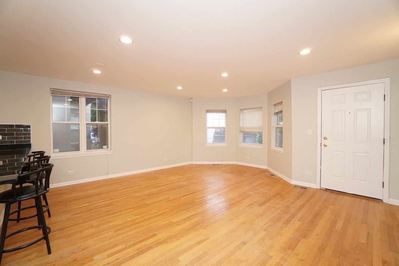 1103 N Crosby St #A - Photo 4 of 15