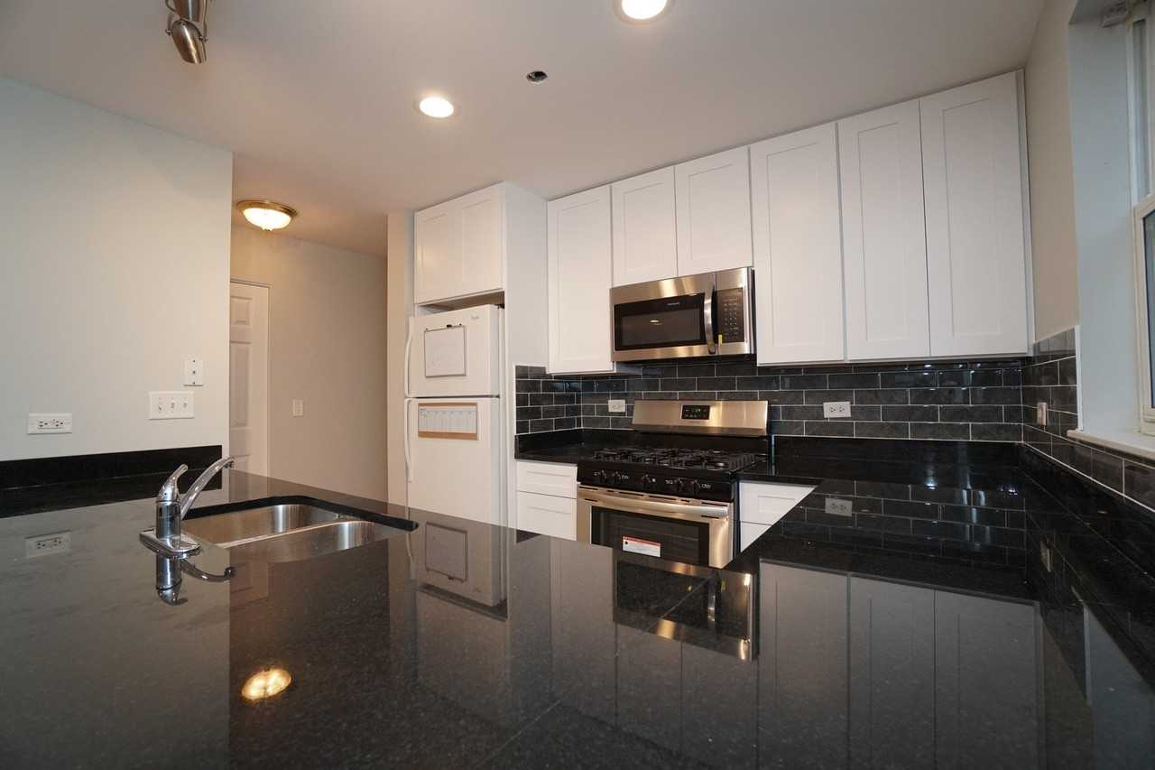 1103 N Crosby St #A - Photo 6 of 15