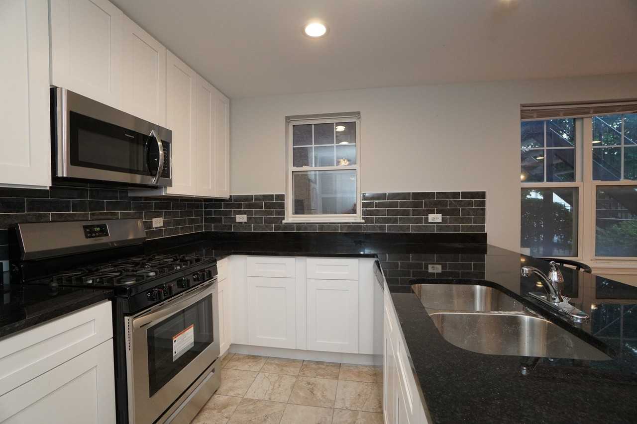 1103 N Crosby St #A - Photo 7 of 15