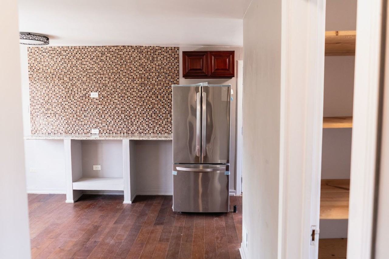 3707 S Michigan Ave #2 - Photo 4 of 15