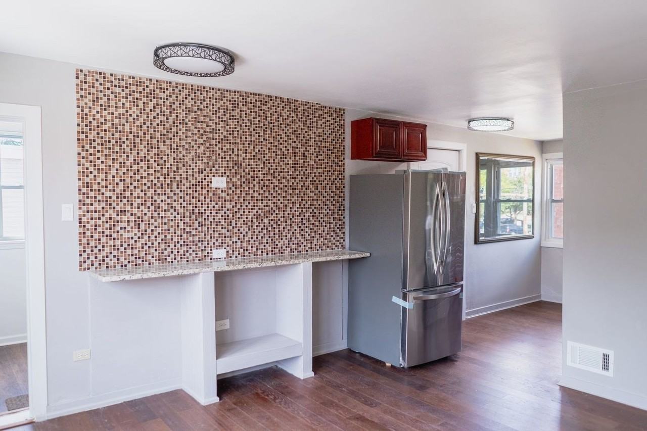 3707 S Michigan Ave #2 - Photo 5 of 15