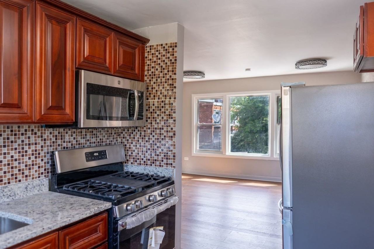 3707 S Michigan Ave #2 - Photo 6 of 15
