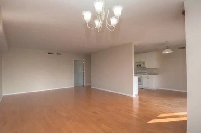 1378 Perry St #510 - Photo 6 of 22