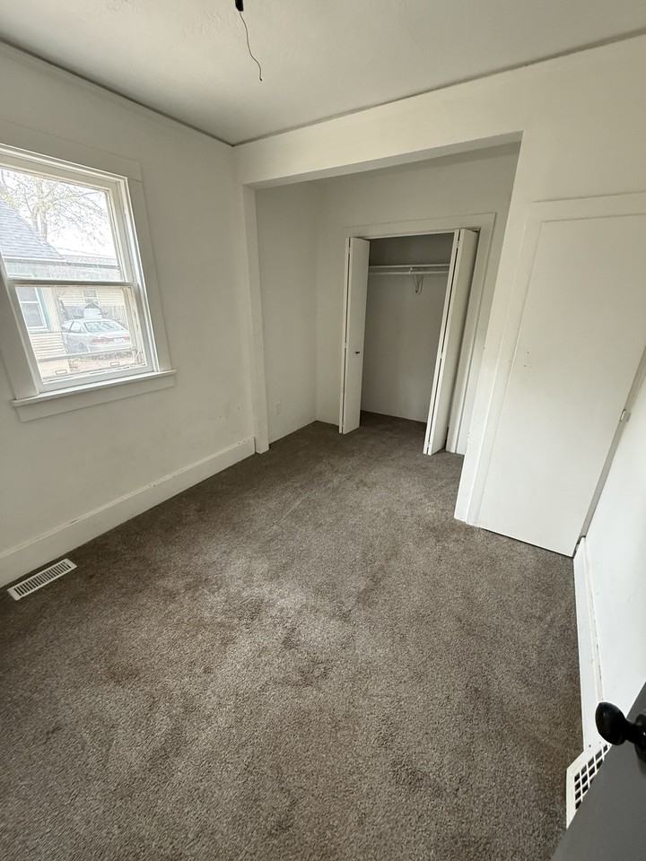 514 N French Ave #1 - Photo 5 of 8