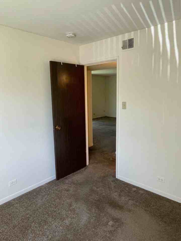 4925 W 109th St #102 - Photo 7 of 8