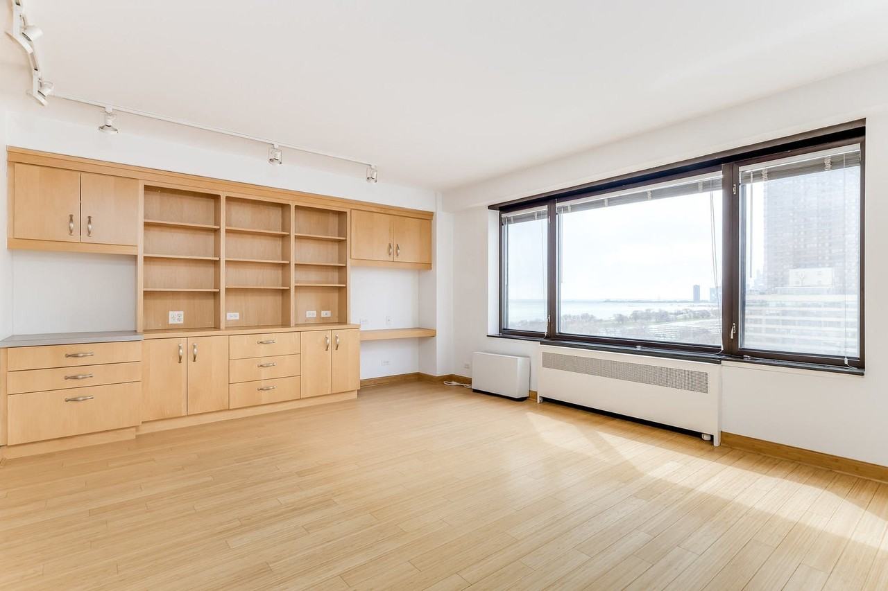 3100 N Lake Shore Dr #1906 - Photo 5 of 21