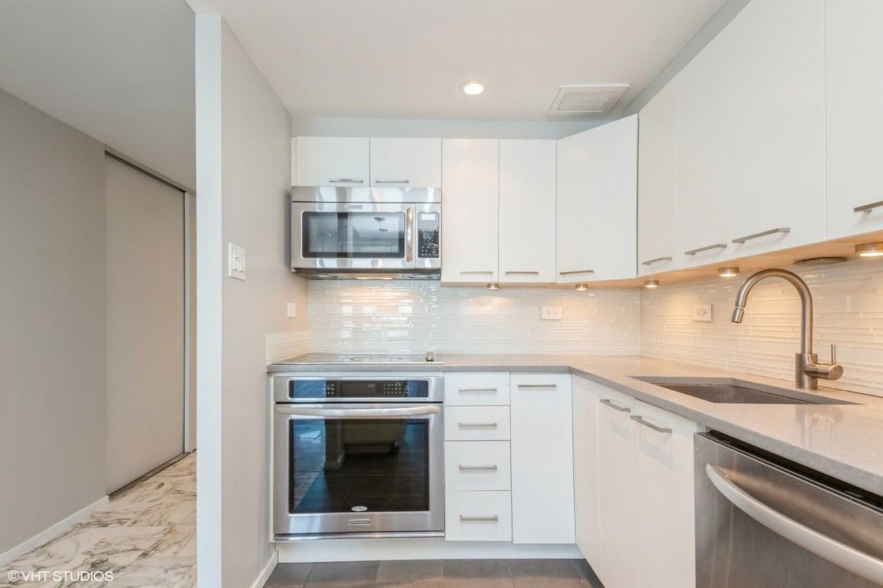175 E Delaware Pl #5308 - Photo 4 of 16
