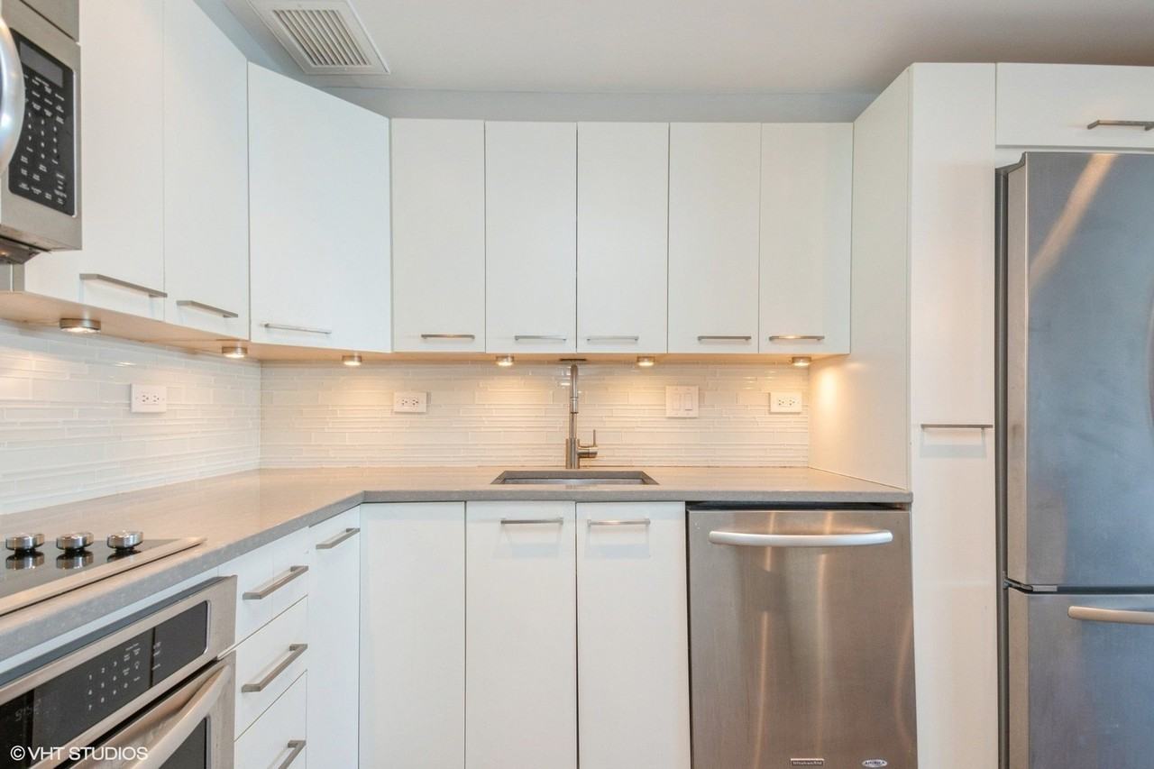 175 E Delaware Pl #5308 - Photo 6 of 16