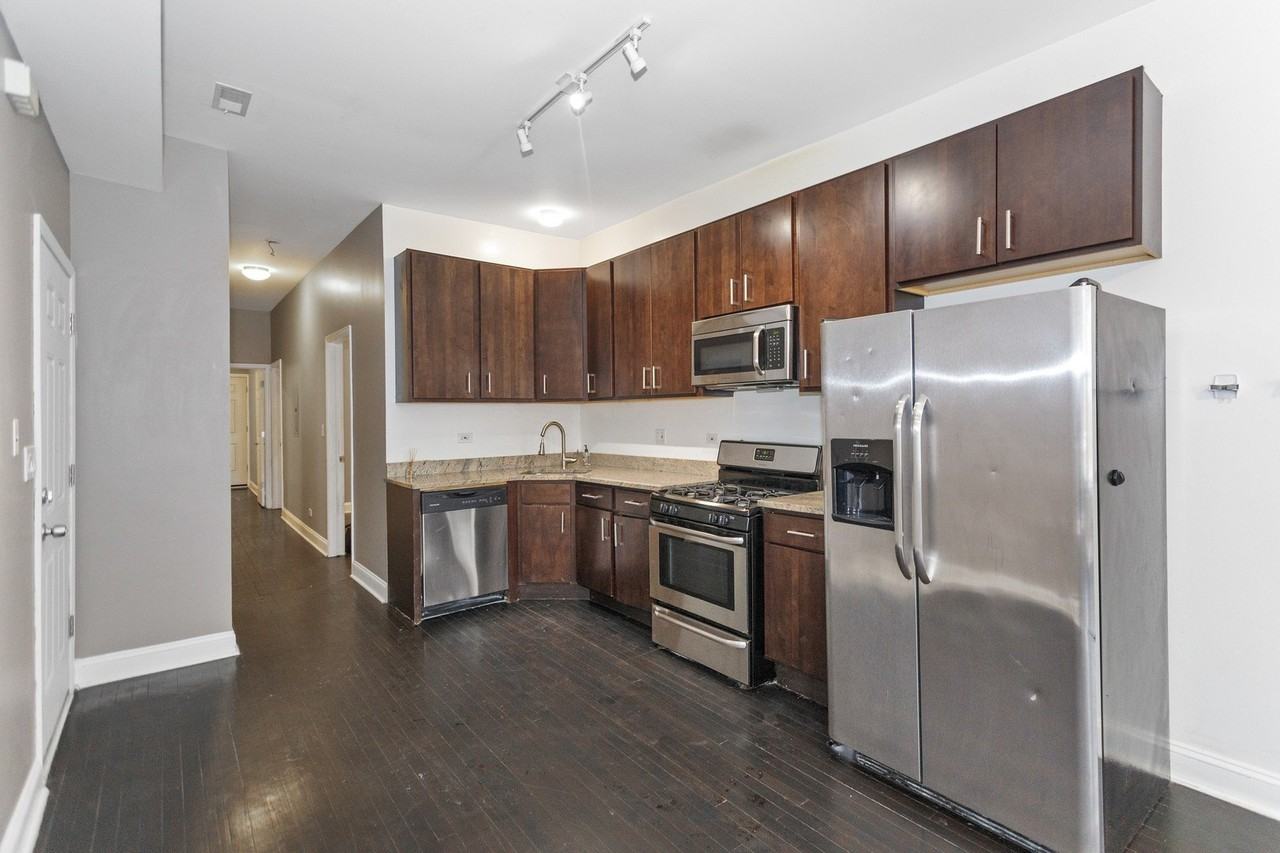 2642 W Potomac Ave #1 - Photo 7 of 20