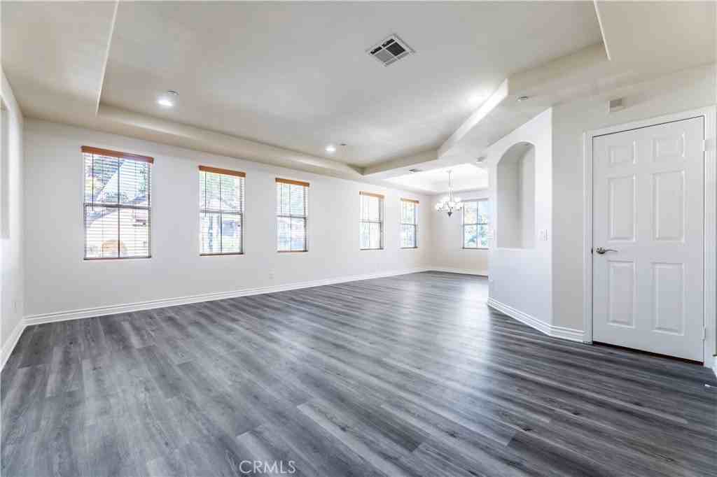 1008 Arcadia Ave - Photo 2 of 26