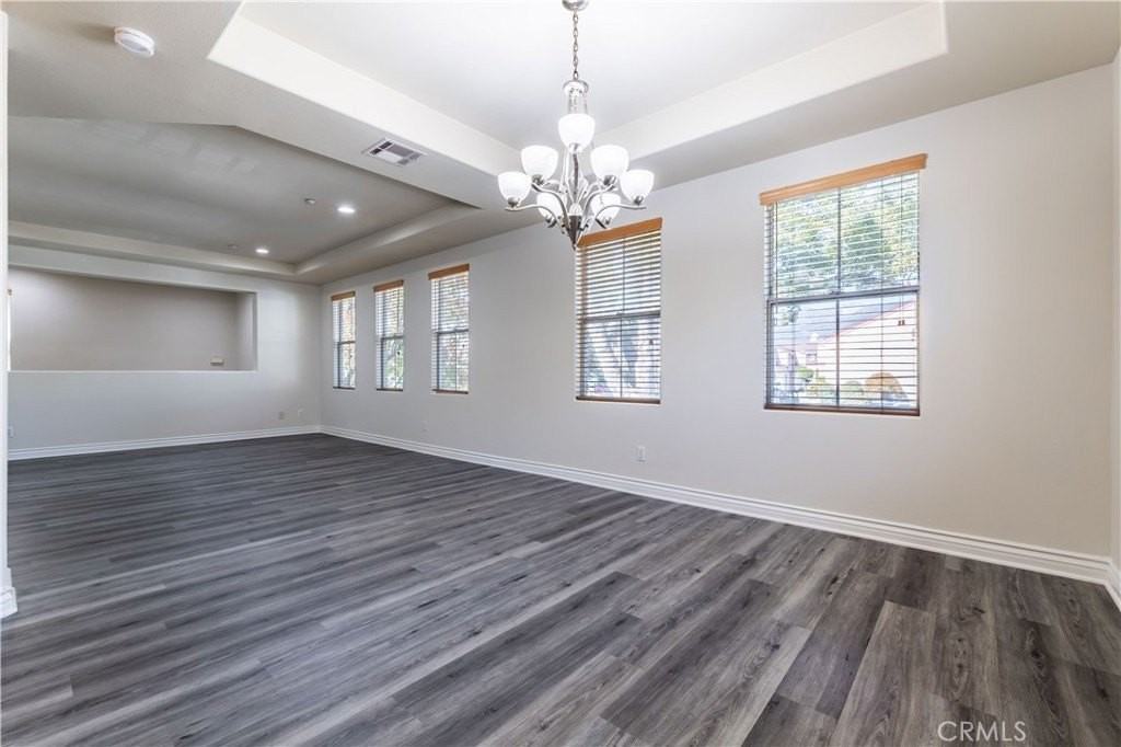 1008 Arcadia Ave - Photo 4 of 26