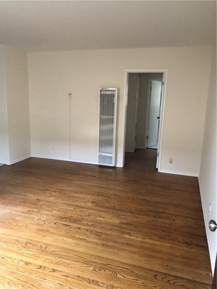 10647 Sherman Grove Ave #E - Photo 2 of 2