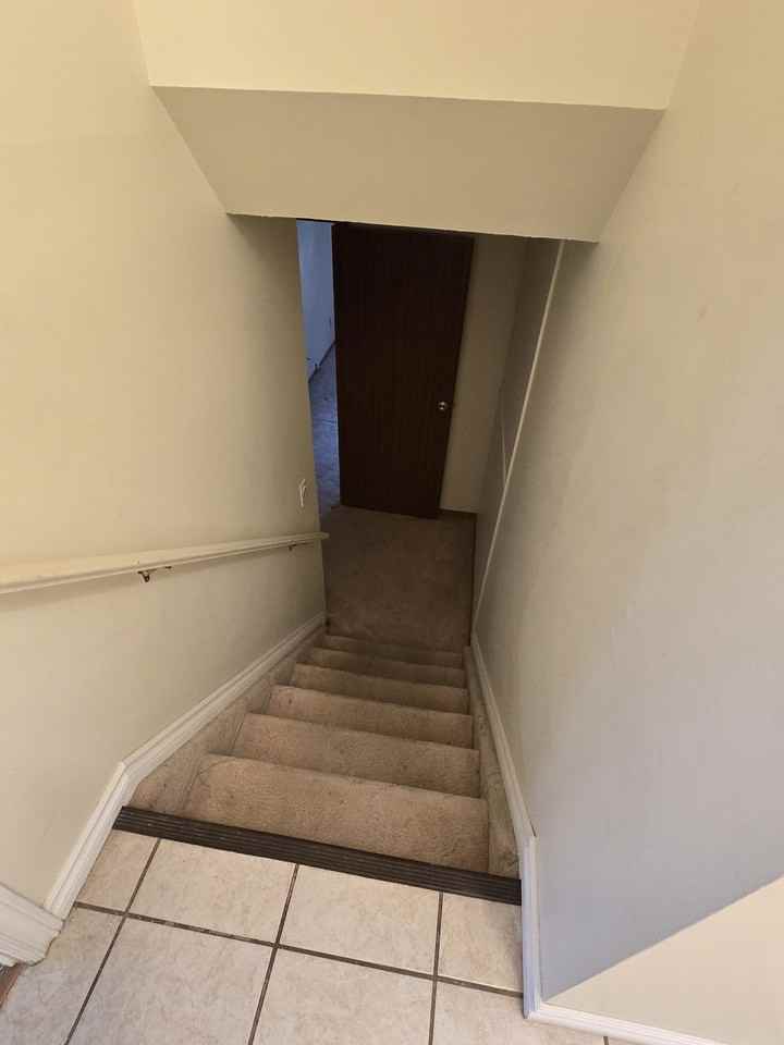 2624 48 St Nw #BS - Photo 2 of 10