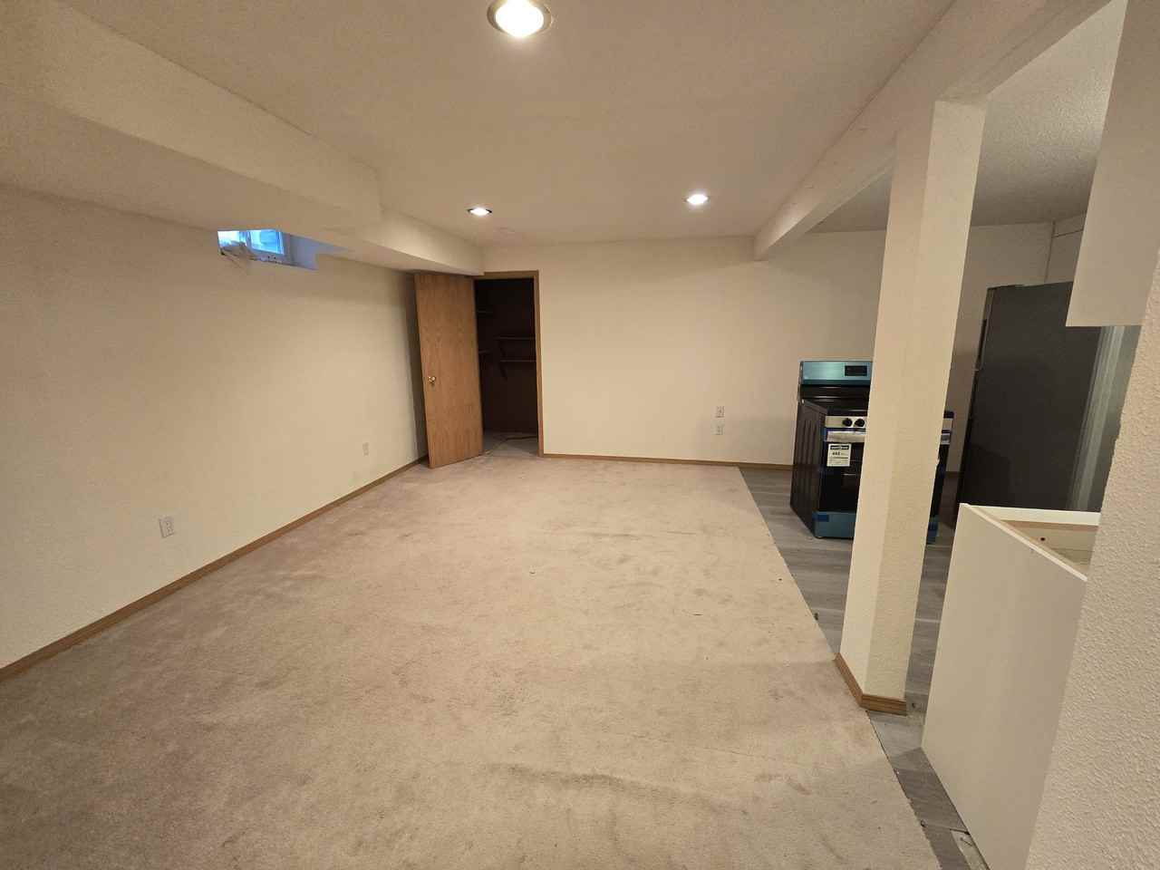 2624 48 St Nw #BS - Photo 6 of 10