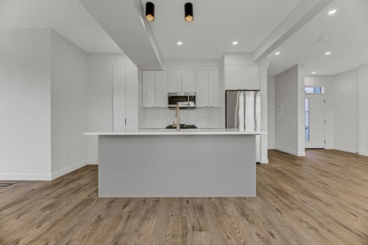 11711 129 St Nw #3 - Photo 6 of 19