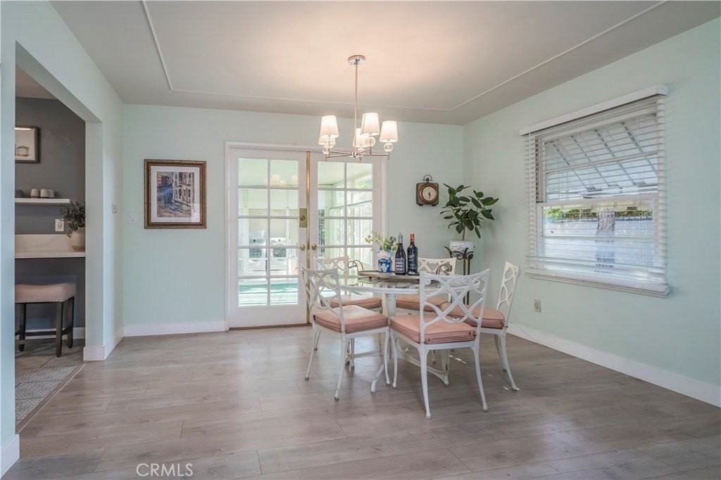 114 E Dexter St - Photo 7 of 33