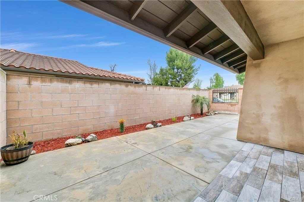 2644 Sycamore Dr - Photo 6 of 35