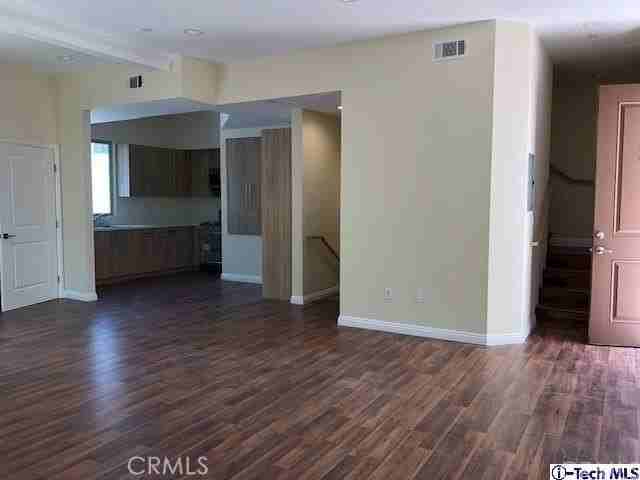 9951 Marcus Ave #103 - Photo 7 of 20