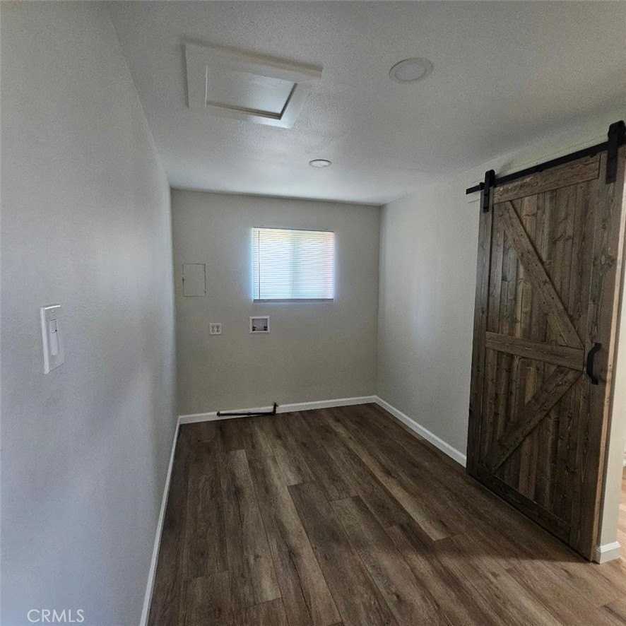 3008 Corona Ave - Photo 6 of 18